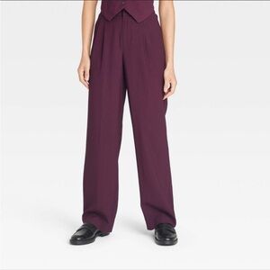 Women High-Rise Pleat front burgundy brand new with tags never worn
